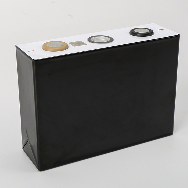 メーカーが制作したカスタマイズリチウムバッテリー3.2V 100AHエネルギー貯蔵用 